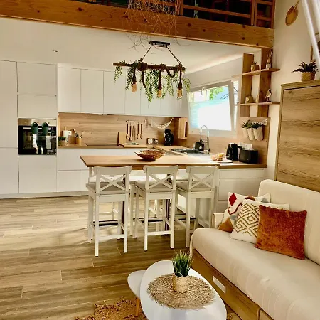 Maisonnette Avec Terrasse Et Jardin-parking Privé-9mn Des Plages à Pied Villa *