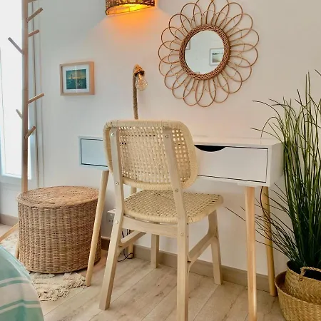 Villa Maisonnette Avec Terrasse Et Jardin-parking Privé-9mn Des Plages à Pied