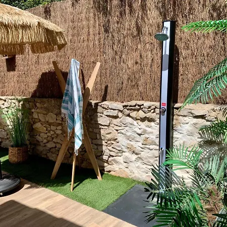 Villa Maisonnette Avec Terrasse Et Jardin-parking Privé-9mn Des Plages à Pied